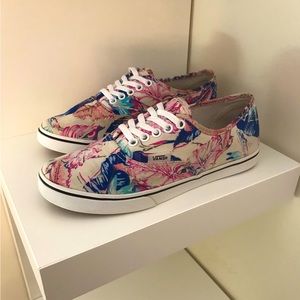 Vans Hawaiian Floral Low Top Shoes